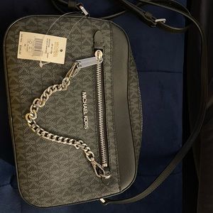 Jet Set Cross Body (Black)